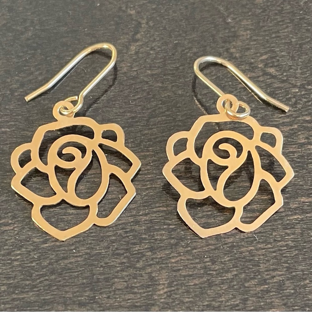 Elegant Gold Rose Earrings
